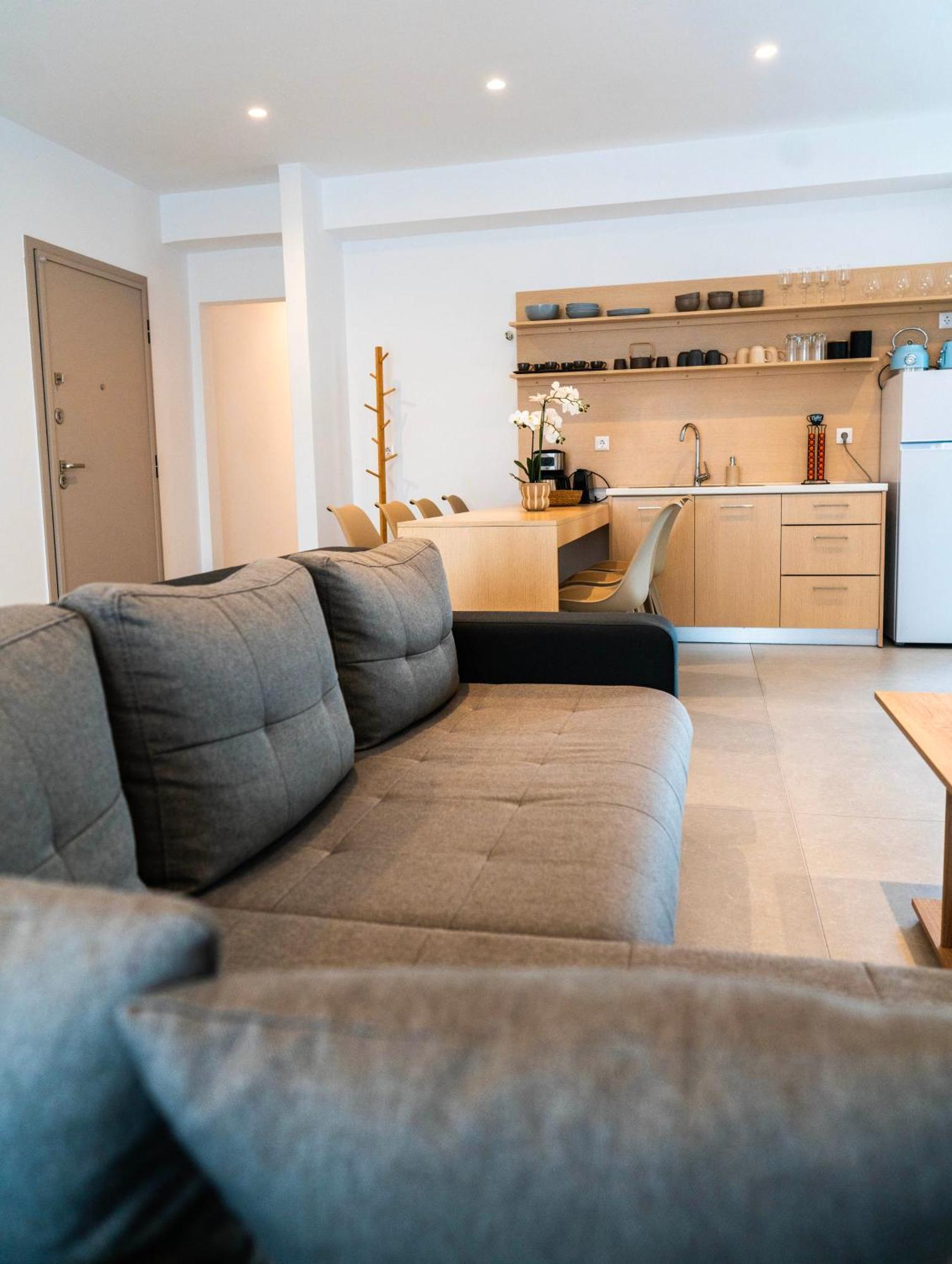 White Luxury Apartment Trikala  Exterior photo
